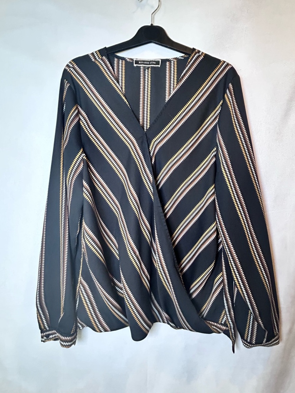 Melanie Lyne Black Geometric Wrap Blouse Top Size 16